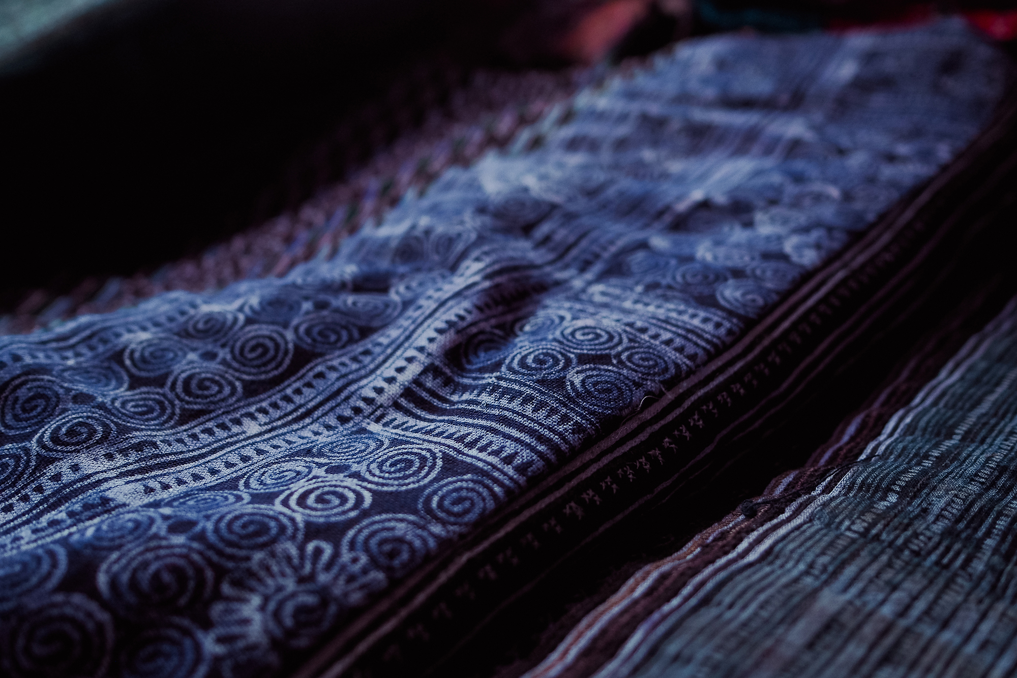 Tissu traditionnel du Nord, technique batik teinture indigo