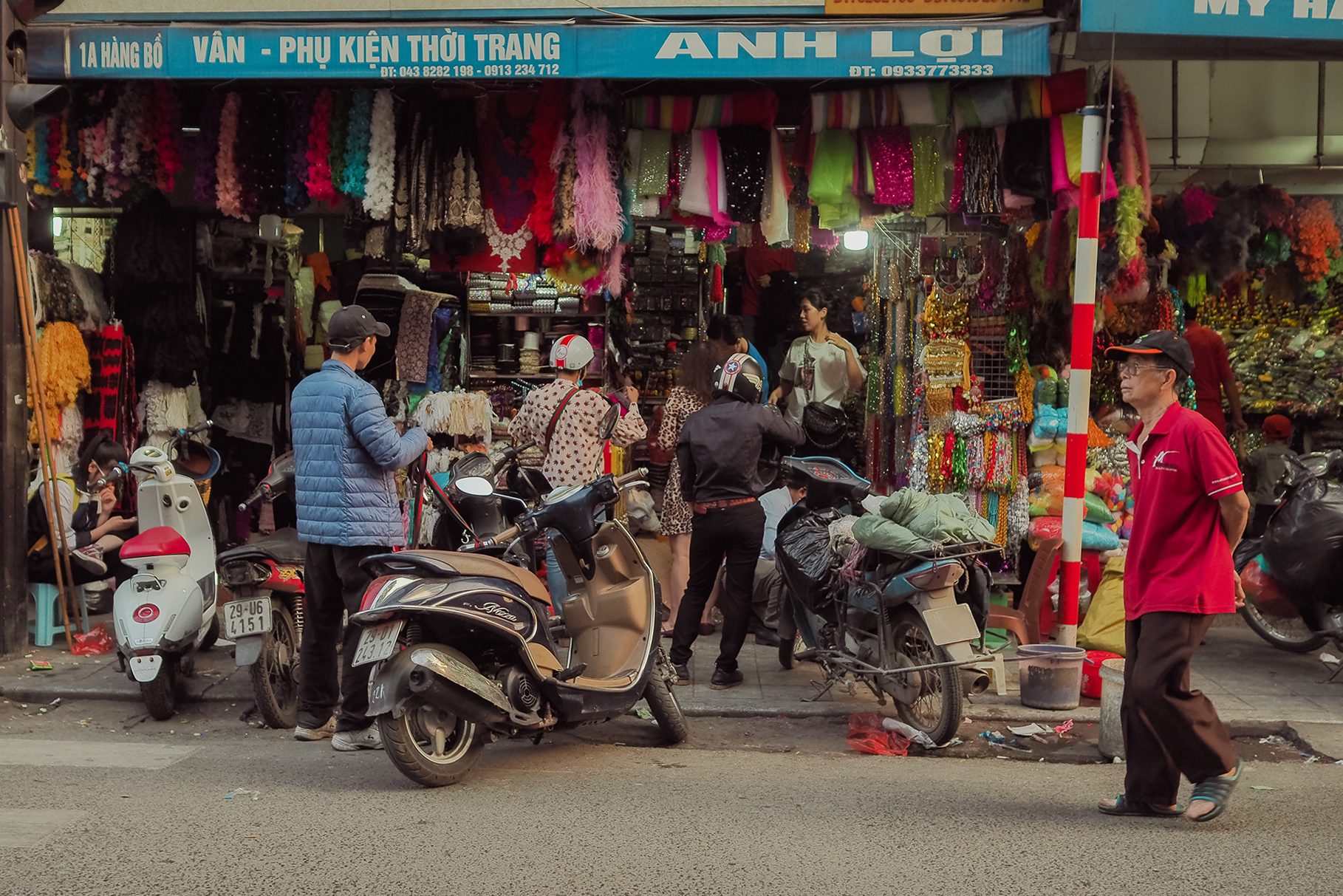 Rue des merceries à Hanoi au vietnam couture 